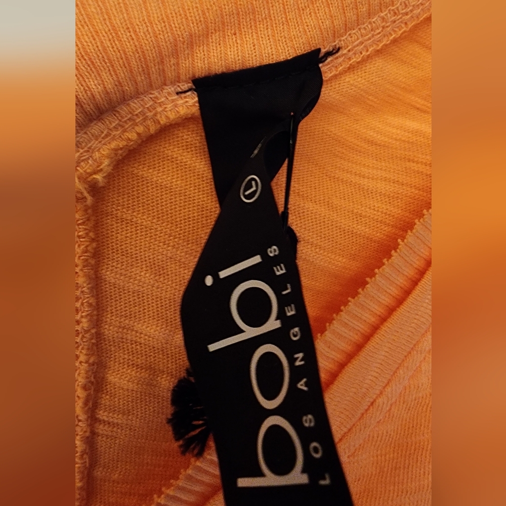 BOBI Los Angeles center seam V-Neck Tee in Guava Size Large- - Picture 7 of 9